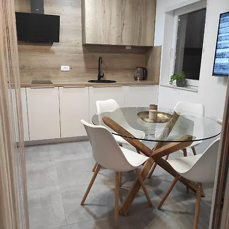 Apartment Ema Primosten